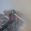 Neunkircher Feuerwehr löscht Brand auf Reitanlage in Furpach